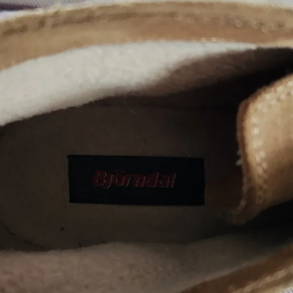 Womens shoes - Picture 3 of 3